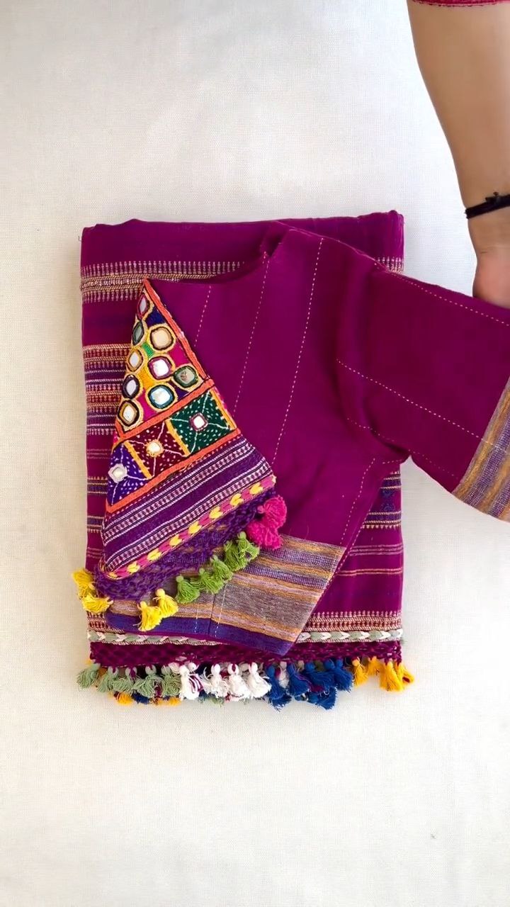Multicolor Kutch Bhujodi Weave Handloom Cotton Stole - Image 4