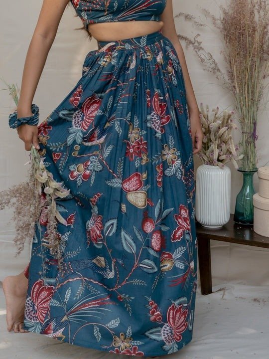 This set of crop top and maxi skirt is crafted in printed cotton Lehenga choli - Image 3