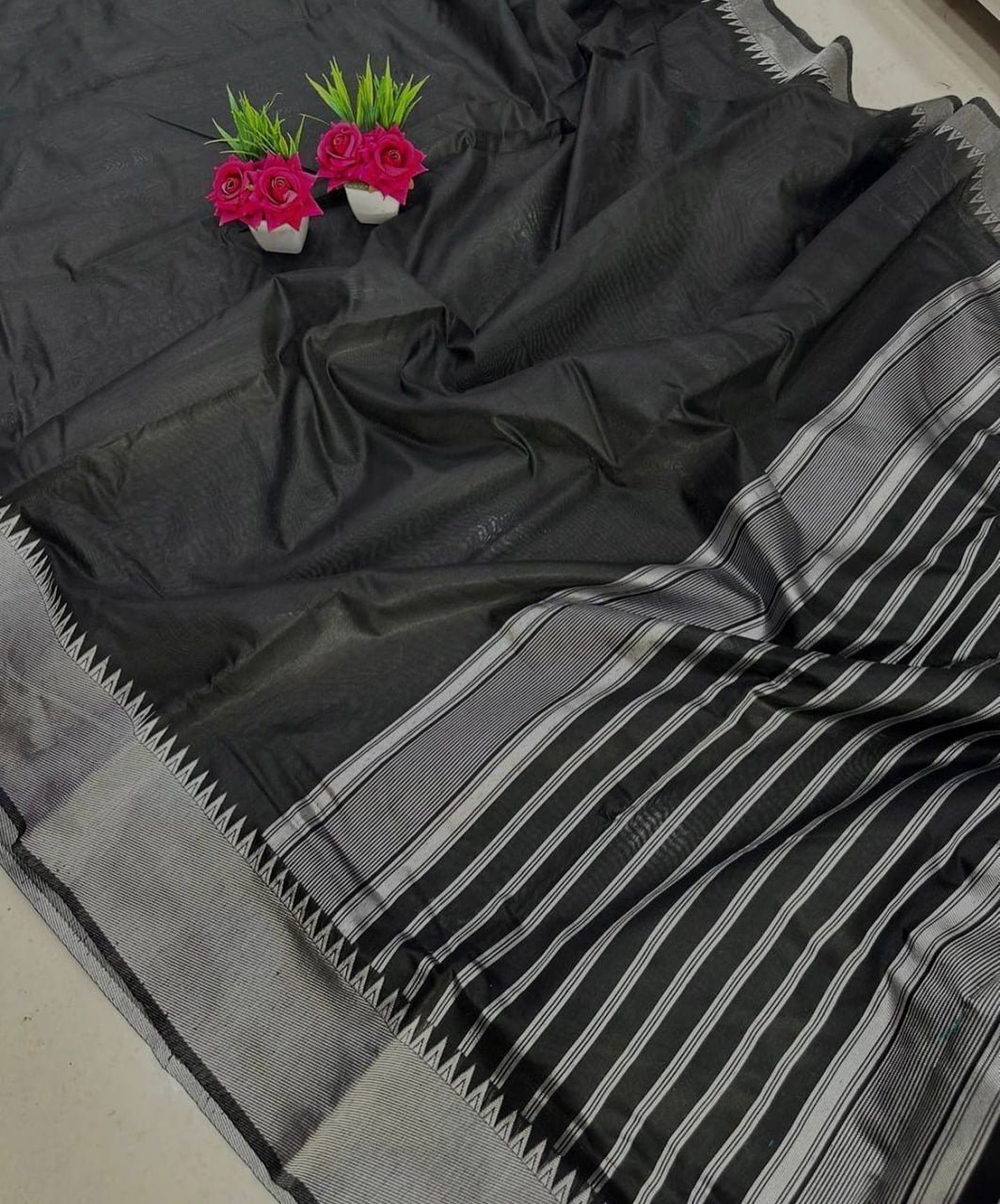 Black Banarasi Soft Silk Jacquard Saree With Blouse Piece - Image 6