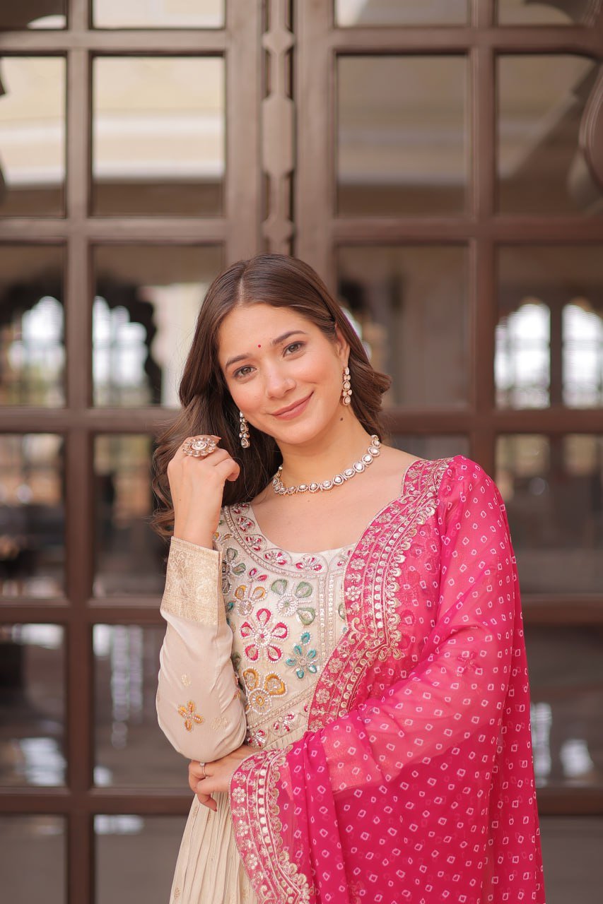 Gorgeous Off White Gown With Pink Dupatta - Image 5