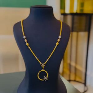 Minimal Gold-Tone Circular Pendant Necklace with Beaded Accents