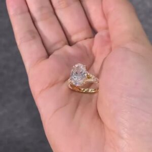 Elegant gold ring with stones