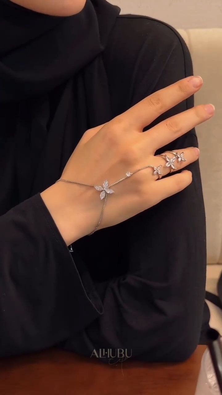 Floral Crystal Hand Harness Ring Bracelet
